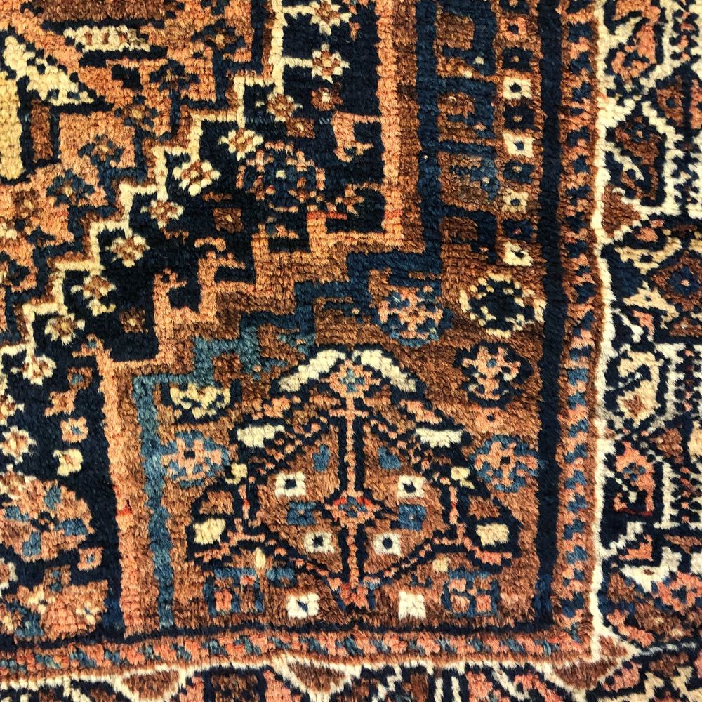 Persian Rugs - Qashqai 3'6"x4'11" - Antique Rugs - Oriental Rug Exchange -Corner