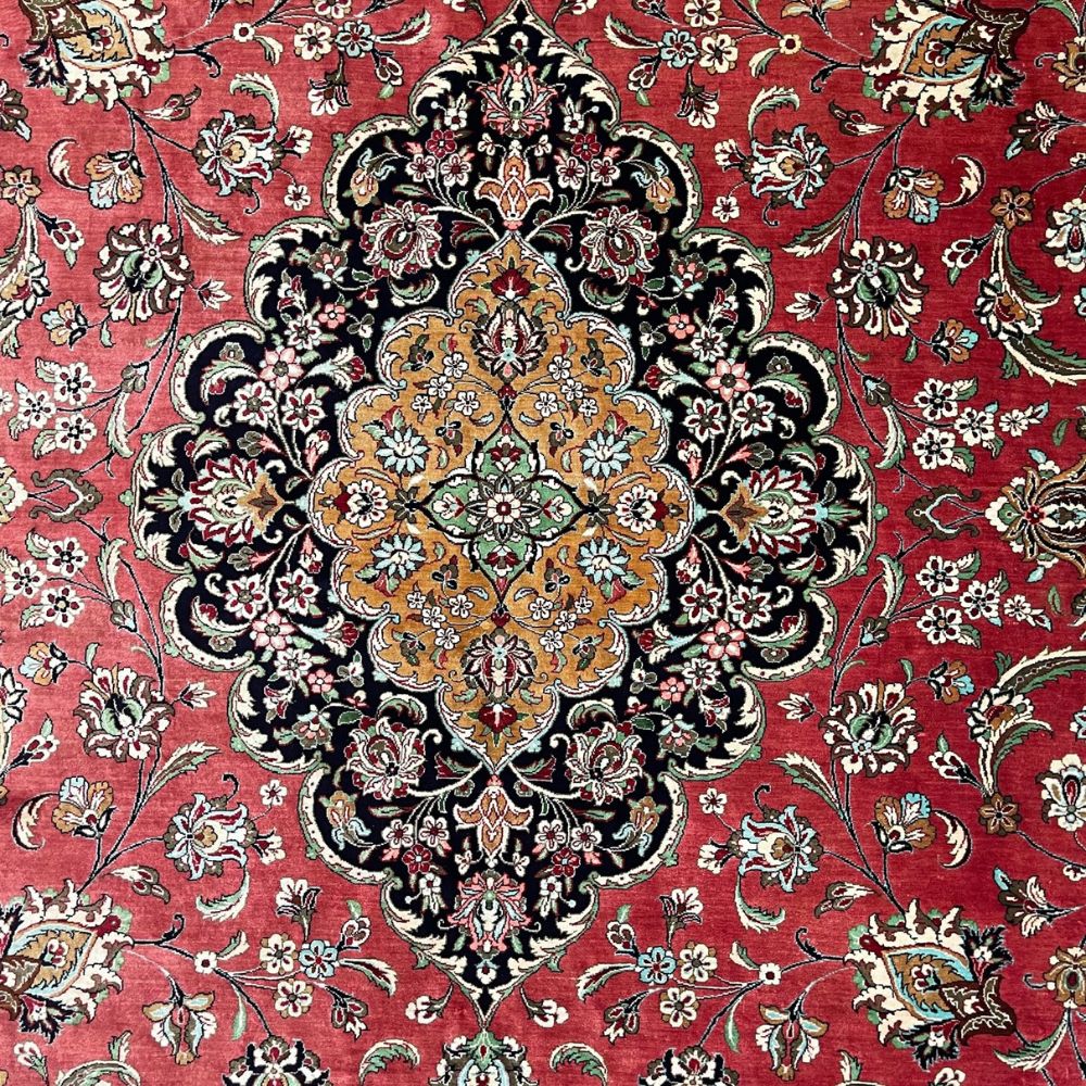 Persian Rug - Silk Qum 7' x 10' - Silk Persian Rug